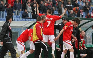 ВИДЕО: Делев бележи за ЦСКА след националния, Платини също вкарва