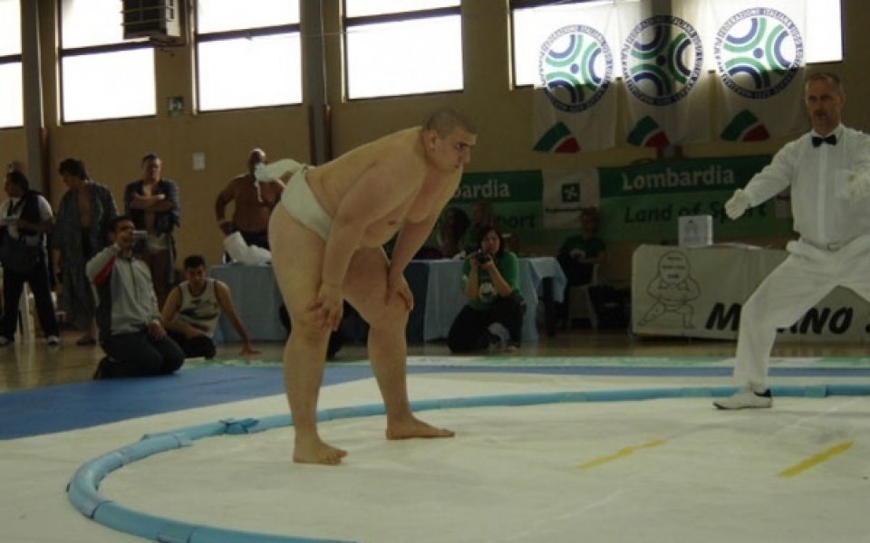 Аояма с първа загуба на турнира по сумо в Токио