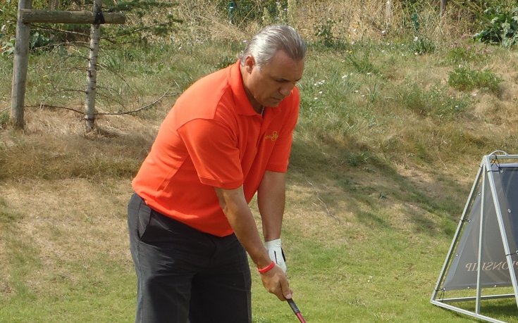 Стоичков ще мери сили с Краси Балъков