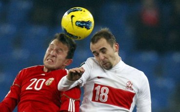 Усмириха феновете в Полша: Върнаха орела върху екипите за Евро 2012