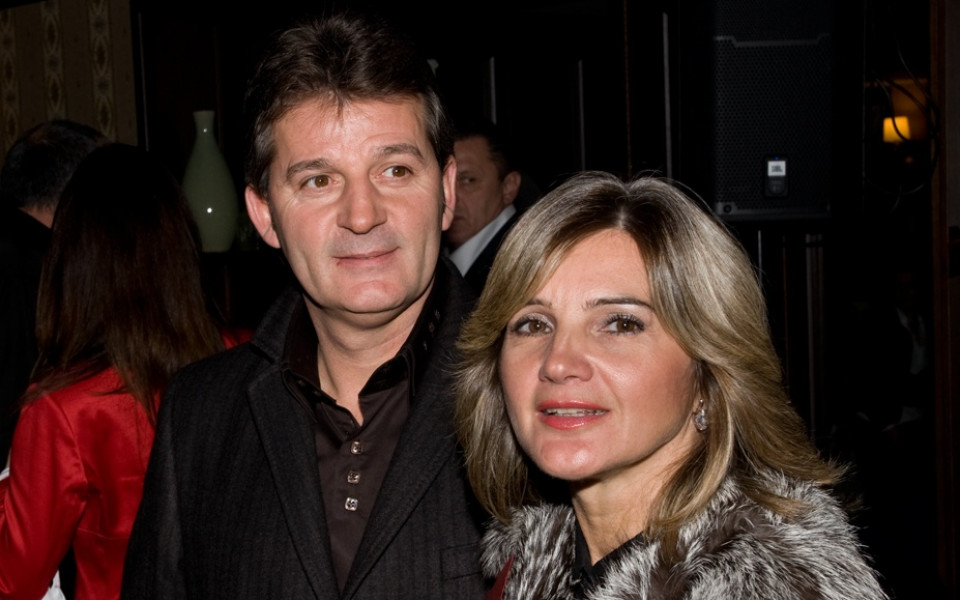Емил Костадинов със съпругата си на бирено парти