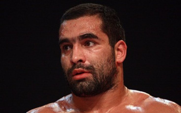 Багата ще се бие срещу бивш шампион на UFC