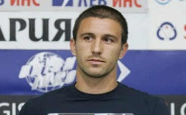 Радуканов си хареса нападател, Нефтохимик прибира крило на Ботев