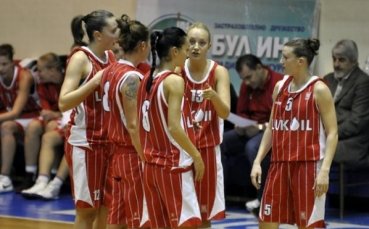 Шампионът Нефтохимик 2010 разгроми като гост Славия