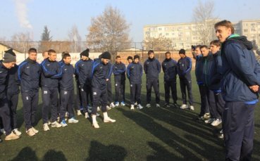 Калво и Тасевски не тренират с Левски