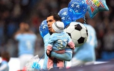 Берлускони се съветва с децата си за Карлос Тевес