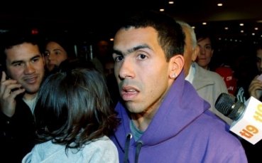 Милан прави последен напън за Тевес