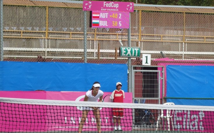 Цвети Пиронкова би Пашек, следват решителни двойки