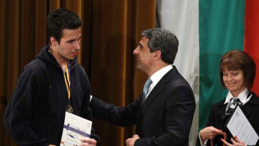 Плевнелиев присъства на церемонията по награждаването на българските ученици, отличени с медали от Австралийското математическо състезание