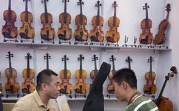 Англичанинът в Локо Сф носел „цигулки“, вместо обувки