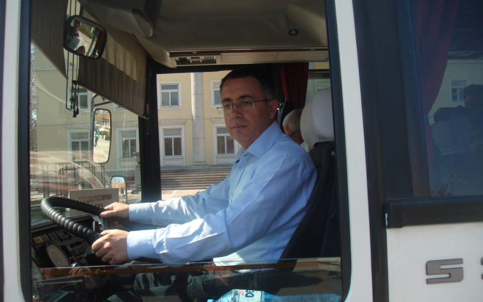 Азис подкара автобус с феновете на Арда за Купата на България