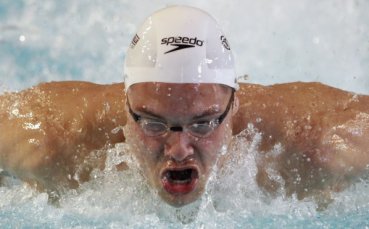 Лор Маноду спечели олимпийска квота и в плуването на 200 метра гръб