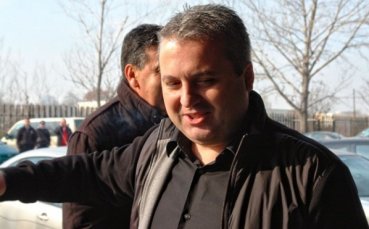 Коко Динев: На Стойчо Младенов никой не му къса месото, ами му е добре постлано