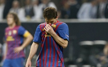 ВИДЕО: Фенове притиснаха Меси на входа на ресторант в Милано