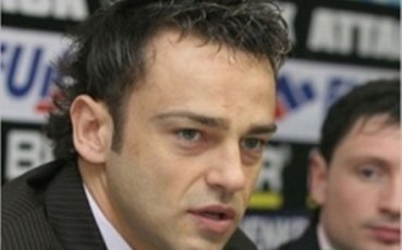 Градев нападна БФС и във Фейсбук