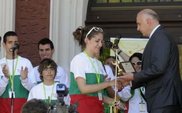 Спортният зам.-министър награди шампионите от Игрите за трансплантирани