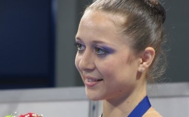Силвия Митева със сребро на обръч, изпусна медала на топка