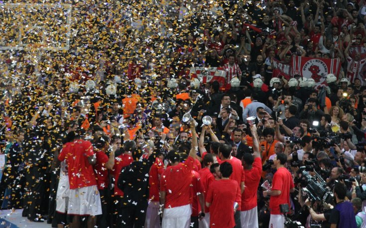 Магически обрат коронова Олимпиакос като новия баскетболен шампион на Европа!