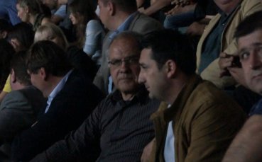 ВИДЕО: Данчо Лазаров на баскетбол с Вальо Златев в Правец