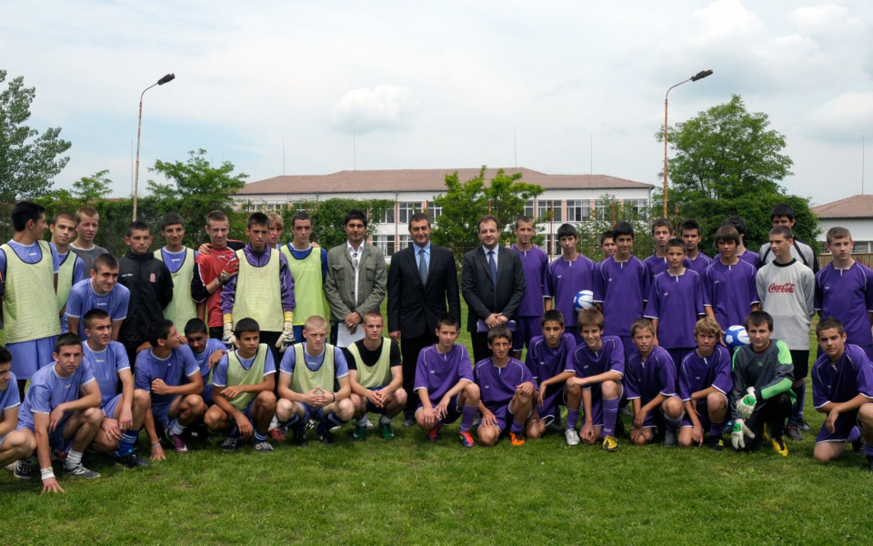 СНИМКИ: Децата на Велико Търново подкрепиха кампанията „Аз обичам спорта”