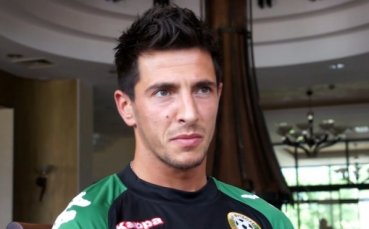 Спортният директор на ПСВ: Към Манолев има сериозен интерес