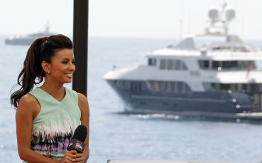 Ева Лонгория се раздели с брата на Пенелопе Крус