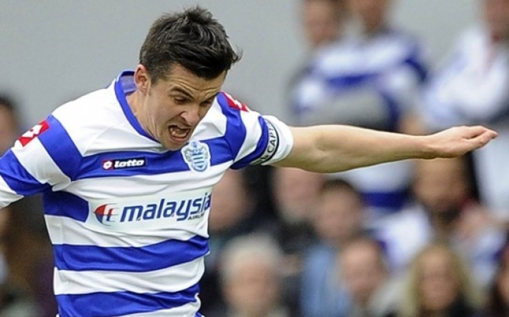 Особнякът Джоуи Бартън се подготвя с тим от четвърта дивизия