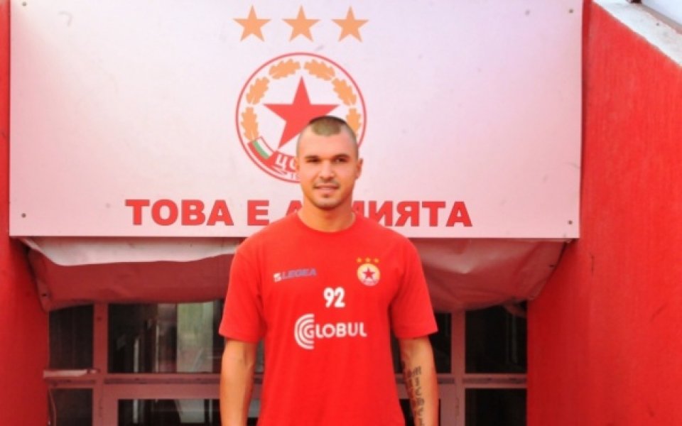 Стойчо: В България няма клуб, който да не иска Валери Божинов