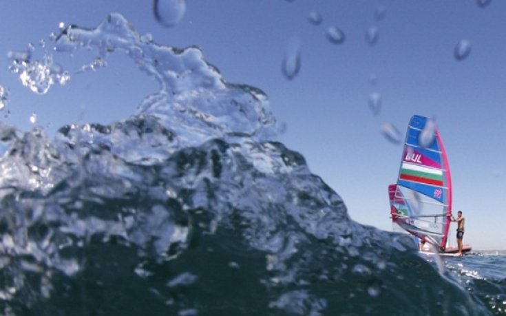 Йоан Колев заема 30-о място след втория ден на състезанията по ветроходство в клас RS-X