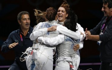 Италия триумфира със златото на рапира за жени