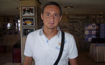 Асен Караславов уж бе уволнен от Ботев Пловдив но се