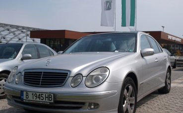 Шеф в Лудогорец си купи кола с рождената година на клуба