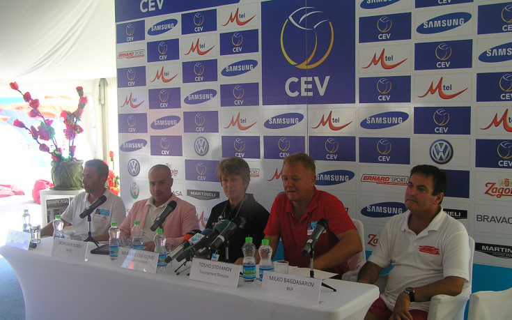 Елитът на плажния волейбол мери сили на Южния плаж във Варна