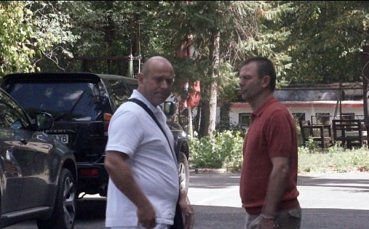 ВИДЕО: Красимир Георгиев и Иво Иванов дойдоха на „Българска армия“, започна срещата за бъдещето на ЦСКА