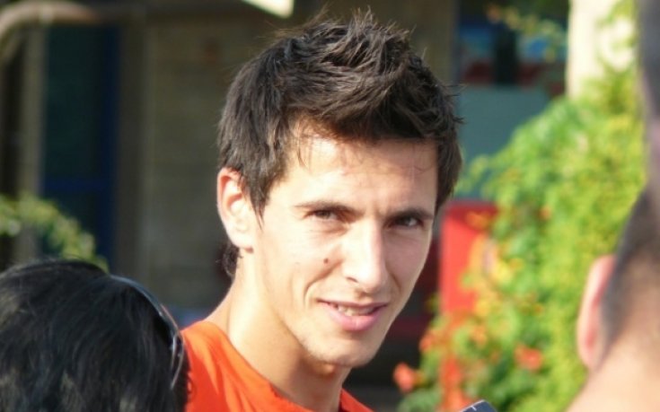 Манолев продължава да тренира с ПСВ, чакайки трансфер