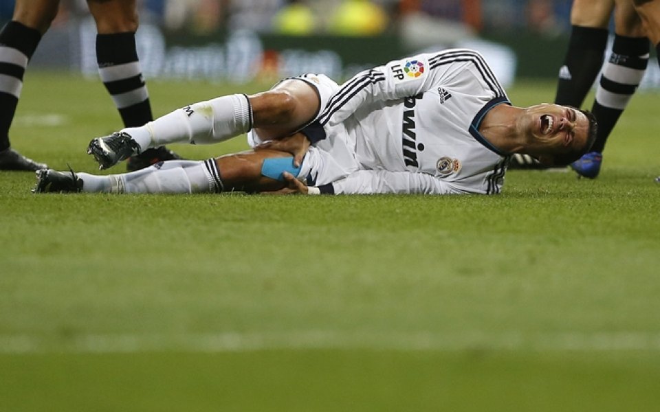ВИДЕО: Реал Мадрид с първа победа за сезона в Примера, Роналдо вкара 2 и се контузи