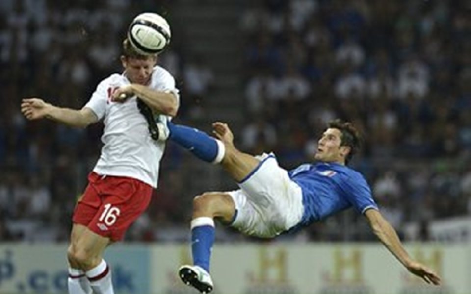 Италия привика по спешност за София изгонен в 28-ата минута ляв бек