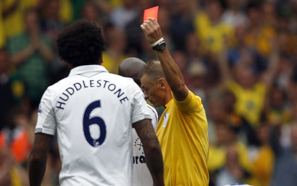 Отмениха червения картон на Том Хъдълстоун