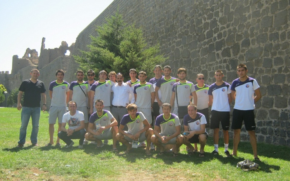 СНИМКИ: Етър посети крепостта на Диарбекир и църквата Дева Мария