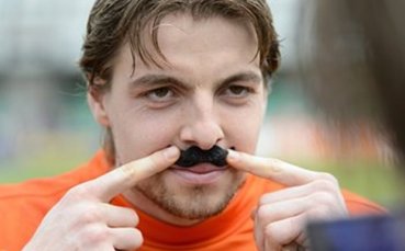 Тим Крул напусна лагера на Холандия с контузия