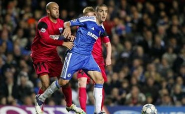 Валенсия готви офанзива за халф на Челси