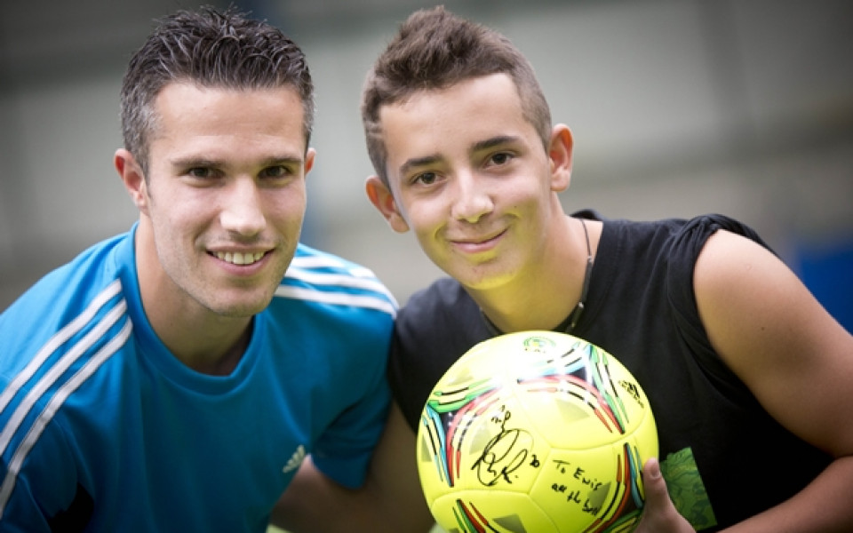 Българче проведе индивидуална тренировка с Робин ван Перси