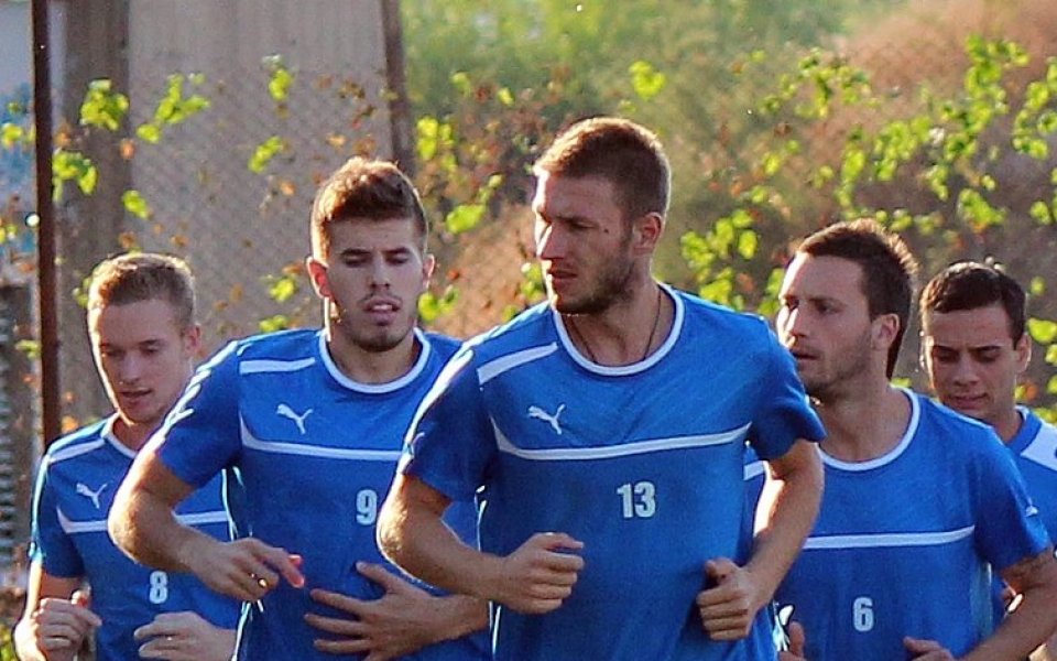 Левски тренира на осветление, Мюлдер и Ангелов на облекчен режим