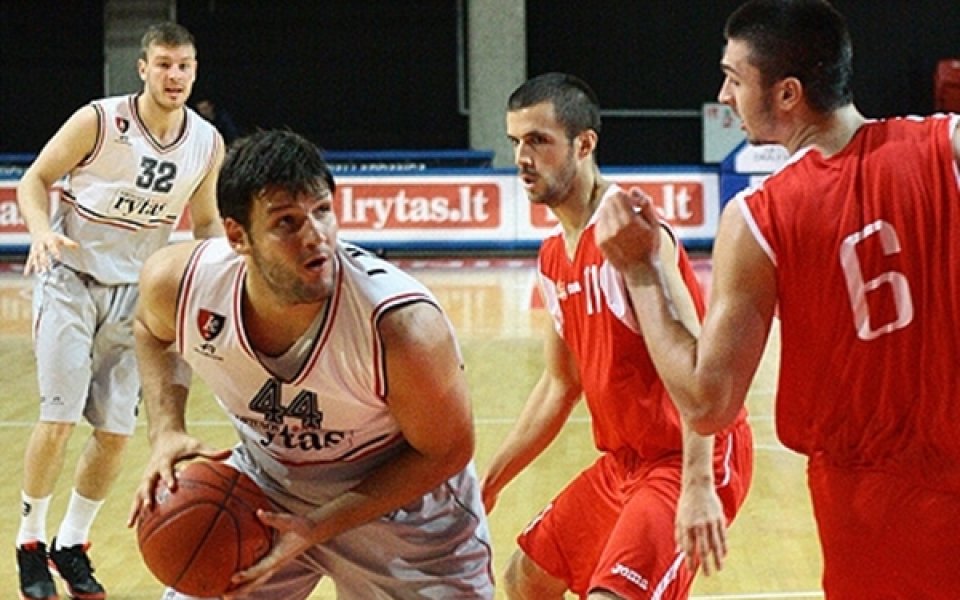 ВИДЕО: Деян Иванов най-резултатен в поредна загуба за Лиетувос Ритас