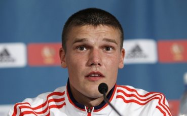 Денисов: Хълк и Витсел не са Меси и Роналдо, за да получават 3 пъти повече от нас