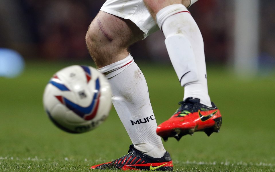 Англия с Шоукрос, Ленън и Фостър срещу Сан Марино и Полша