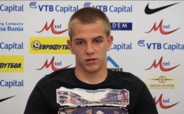 Левски тренира без контузените Везалов и Пламен Илиев