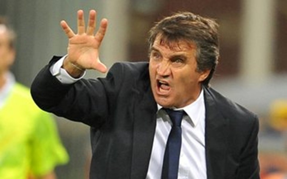 Дженоа тренира с барбекю и карти