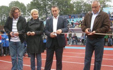 Бойко Борисов и Свилен Нейков откриха новата атлетическа писта в Русе