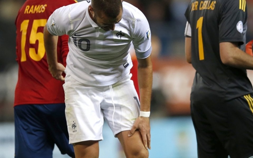 Бензема с контузия в лявото коляно